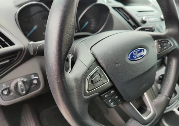 Ford Kuga cena 66900 przebieg: 104000, rok produkcji 2017 z Białystok małe 352